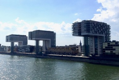 Casas grúa "Kranhaus" - ArquiTravel - Hadi Teherani - Colonia - Köln - Alemania - Arquitectura Minimalista