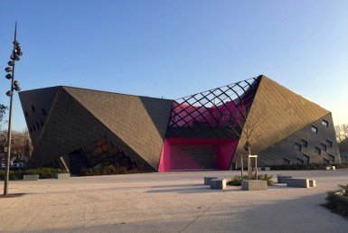 Centro sociocultural Jean Wagner - ArquiTravel - Paul Le Quernec - Mulhouse - Francia - Arquitectura Deconstructivista